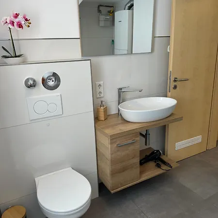 Lägenhet In Mit Zwei Schlafzimmer Kassel